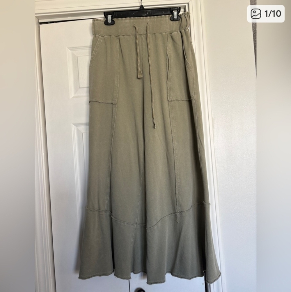 Easel Women's Wide leg Cropped Pants